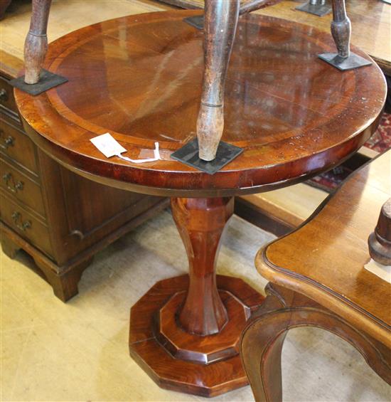 Yew and walnut circular pedestal table